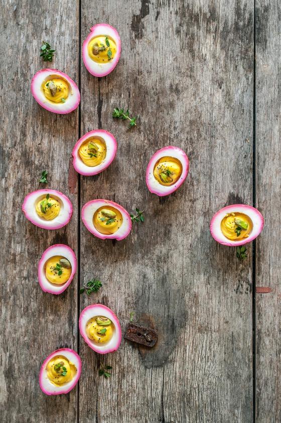 Foto em destaque de Ovos Coloridos, Recheados com Maionese de Laranja