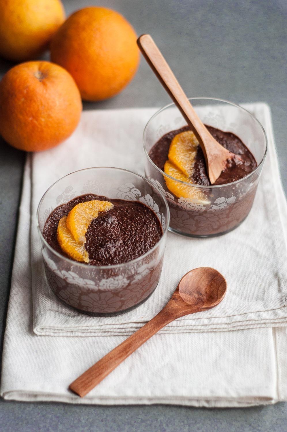 Foto em destaque de Pudim de Cacau e Chia com Laranja