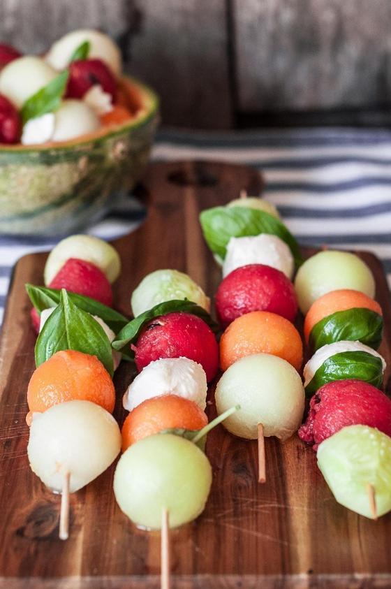 Foto em destaque de Espetadas de Fruta Caprese